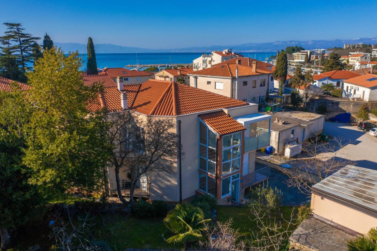 Apartment Davor Малинска Екстериор снимка