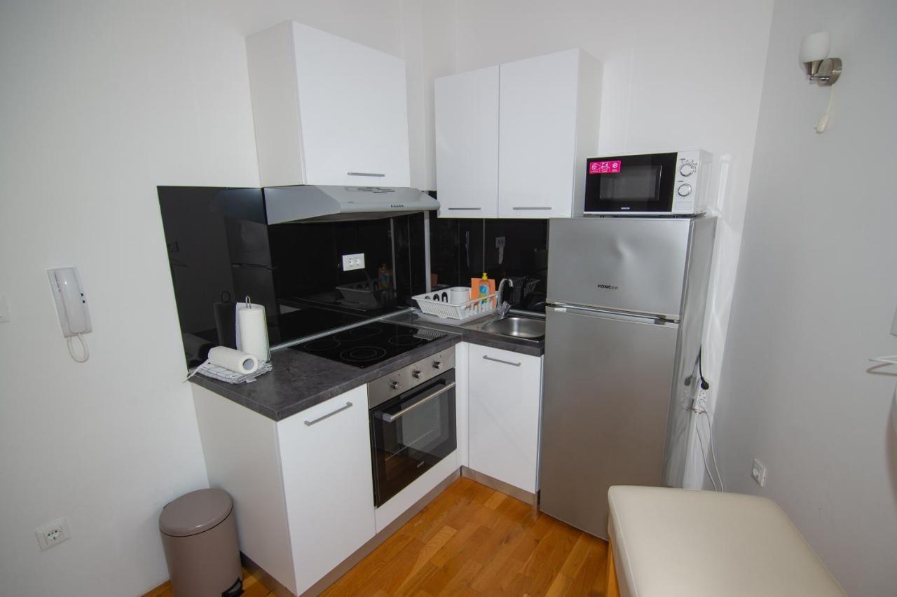 Apartment Davor Малинска Екстериор снимка
