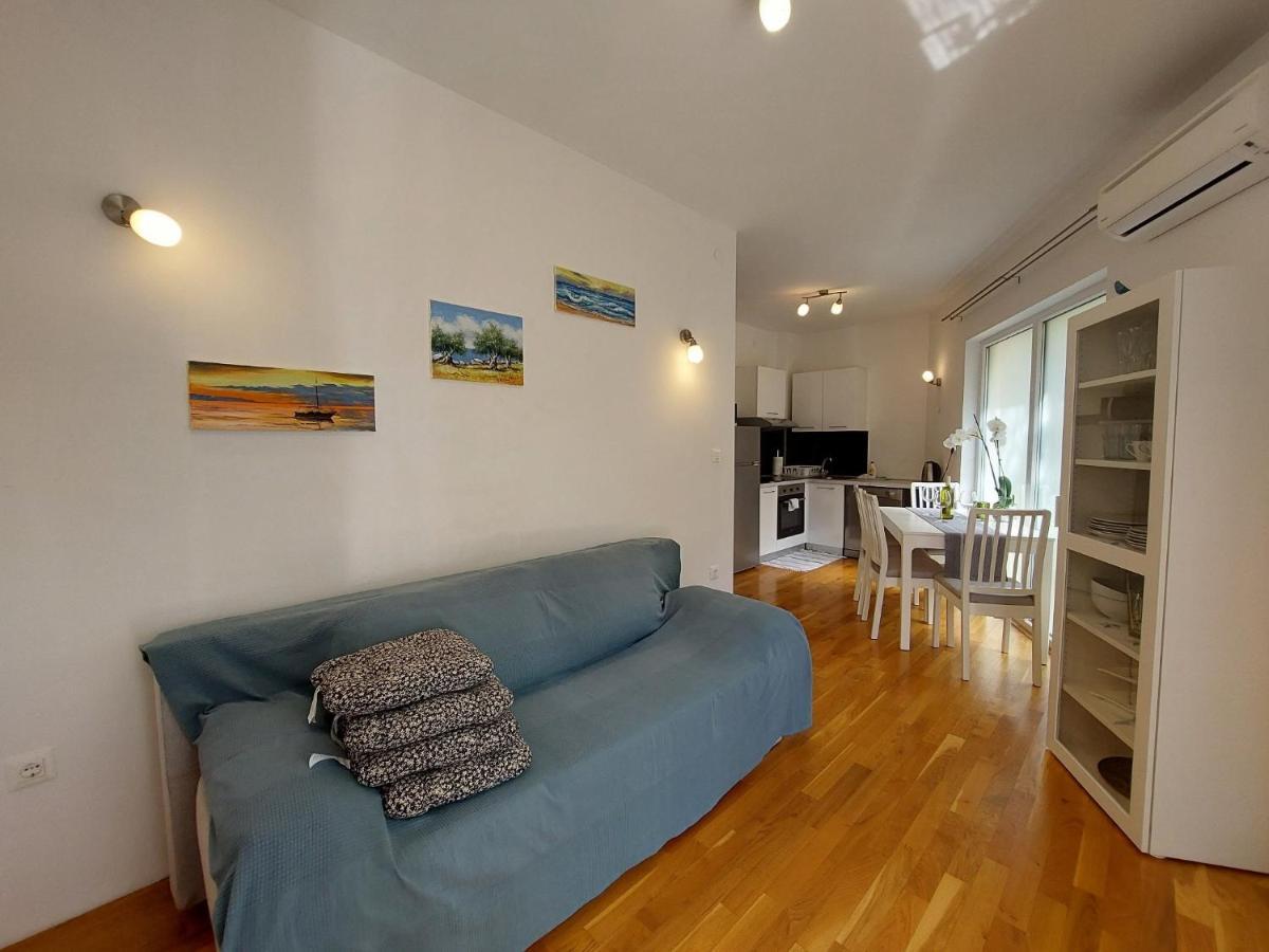 Apartment Davor Малинска Екстериор снимка