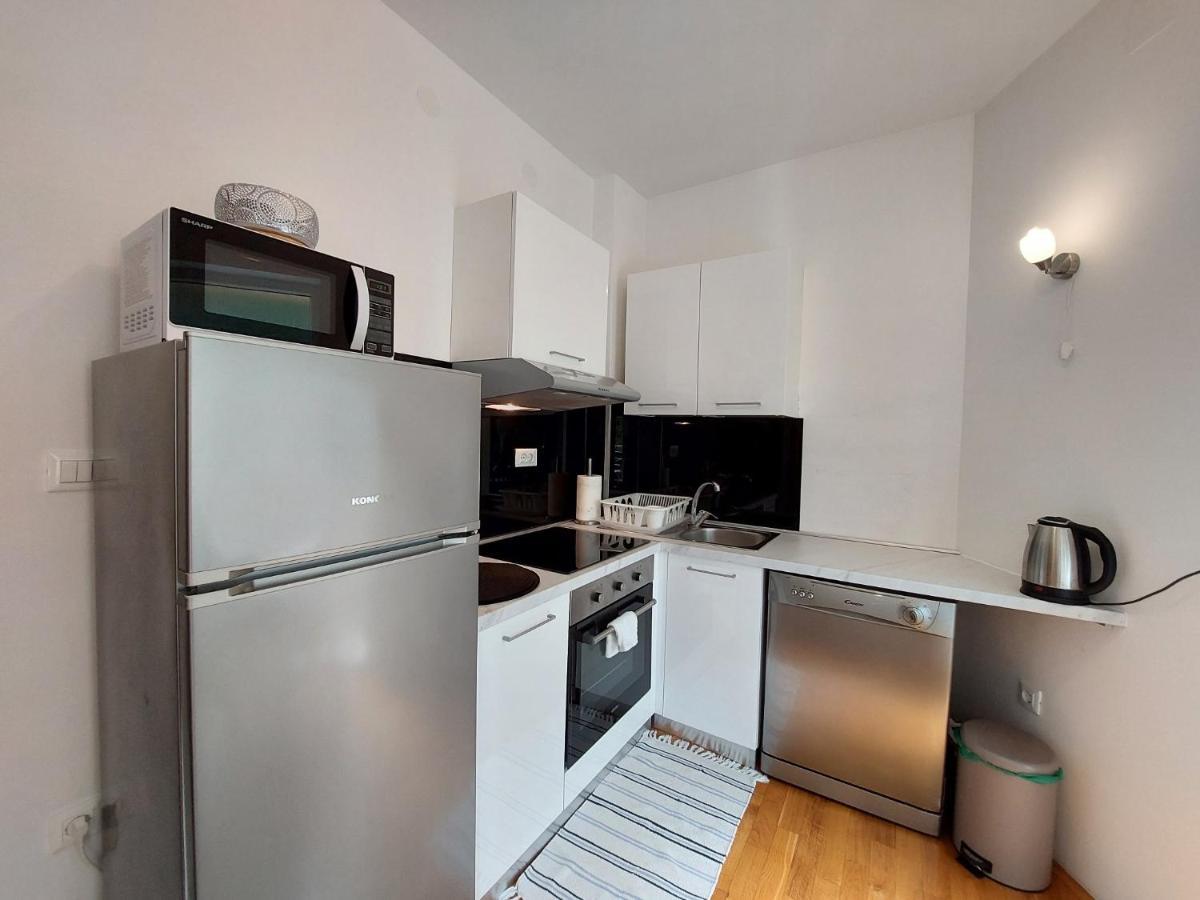 Apartment Davor Малинска Екстериор снимка