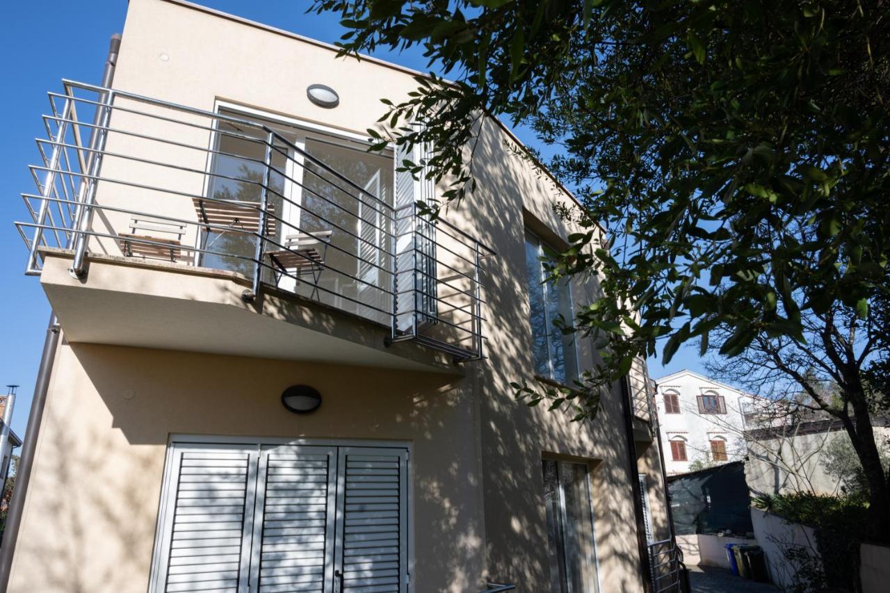 Apartment Davor Малинска Екстериор снимка