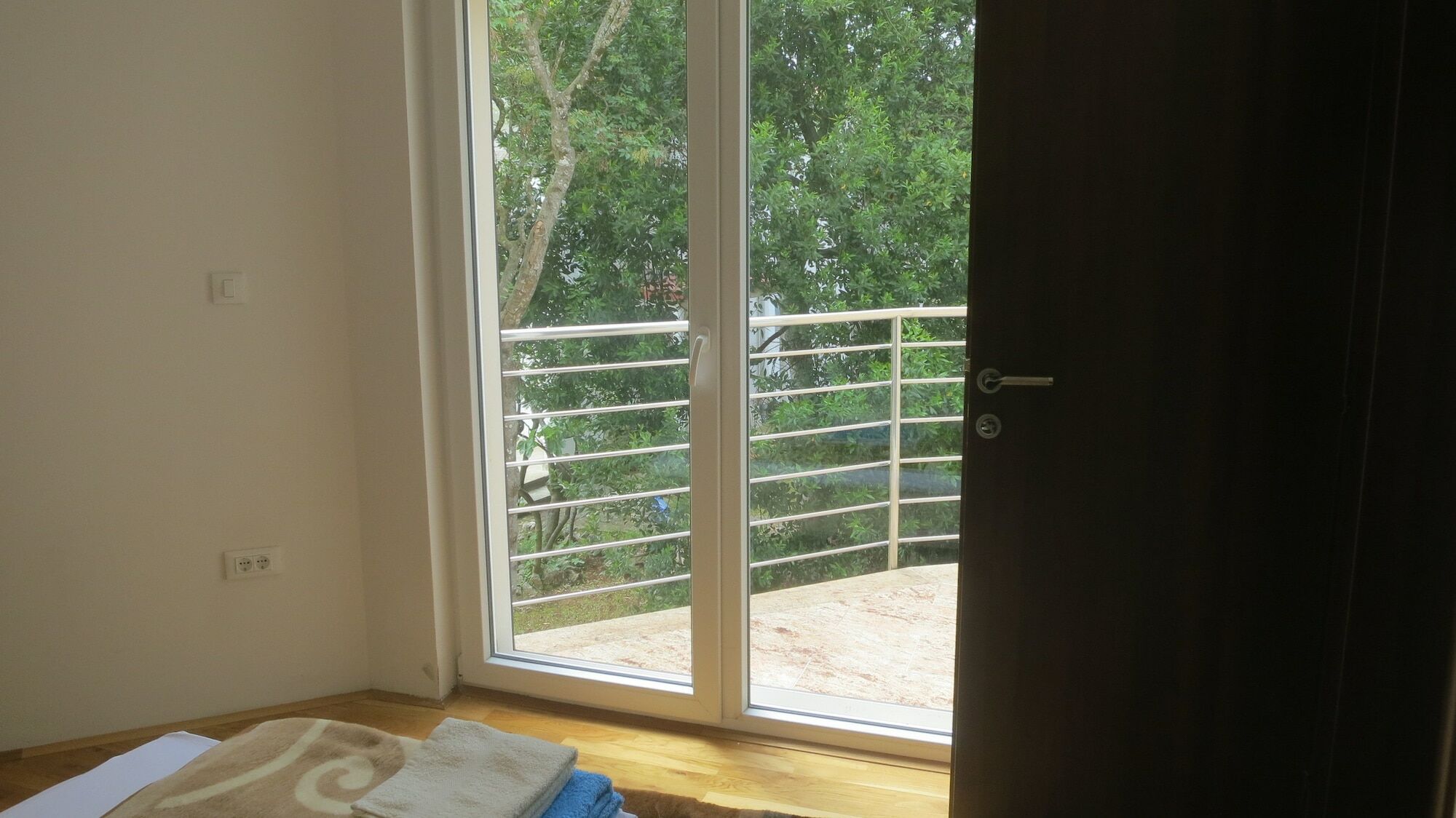 Apartment Davor Малинска Екстериор снимка